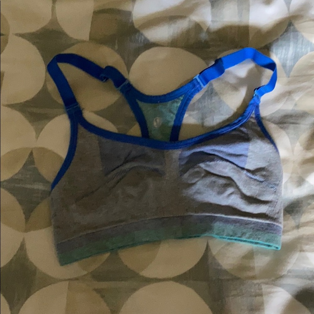 Lululemon sports bra